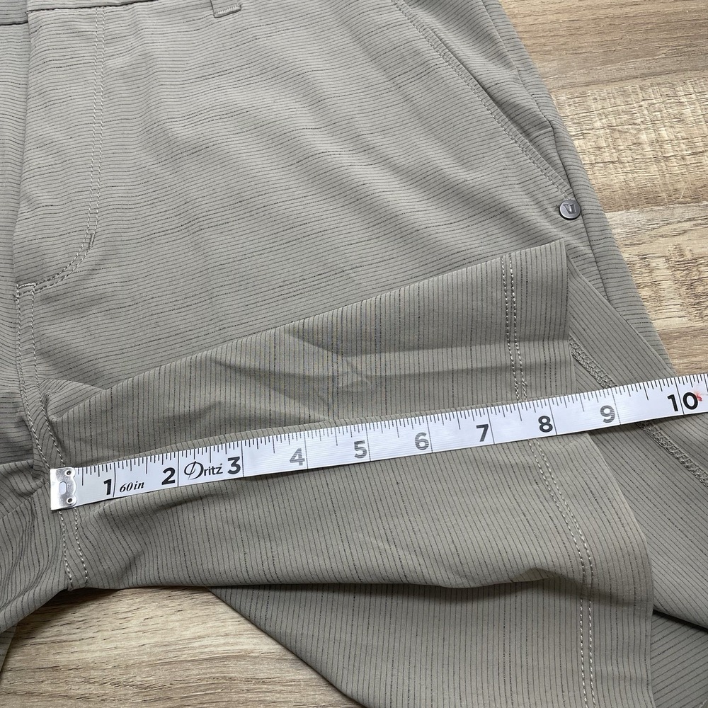 Vuori Meta Chino Shorts Men 32 Grey Striped‎ 8" Inseam Wicking 4 Way Stretch EUC - Picture 6 of 6